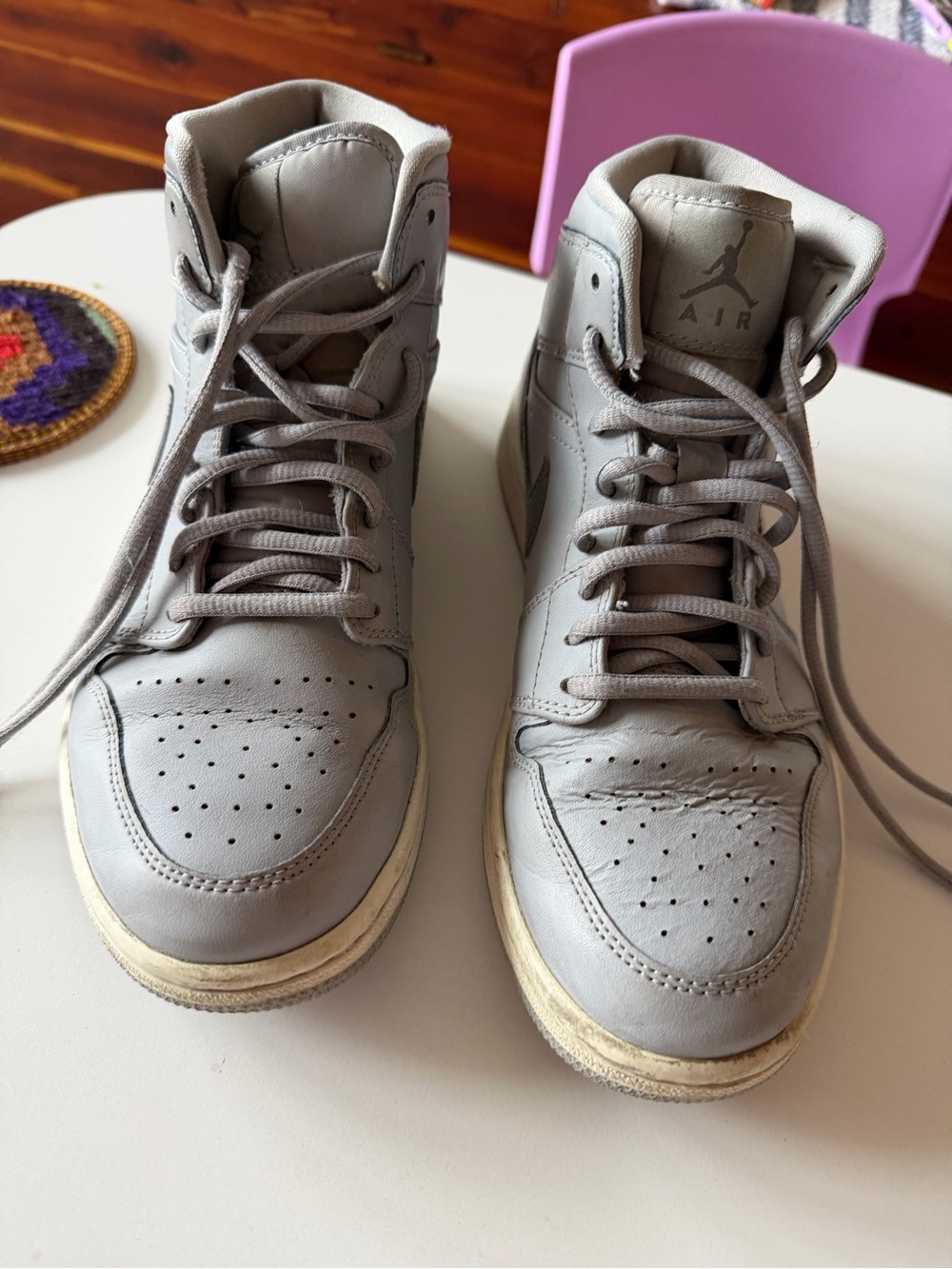 Jordan Air Jordan 1 Mid Wolf Grey 7.5 Men's Leather Athletic Sneaker Gray